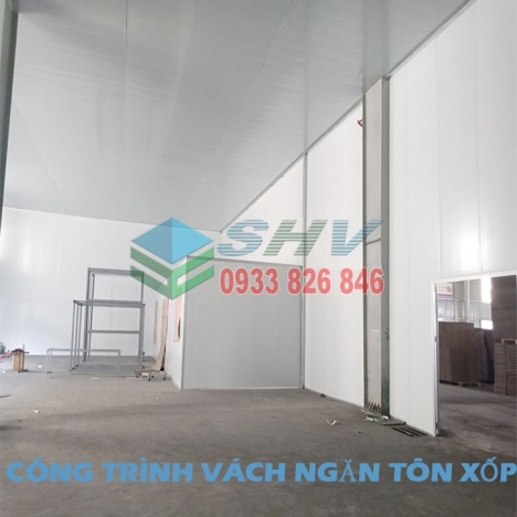 Giá Vách Ngăn Tôn Xốp Cách Nhiệt