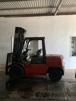 TOYOTA  3.5 TẤN, MÁY DẦU, NÂNG CAO 3M, SỐ SÀN