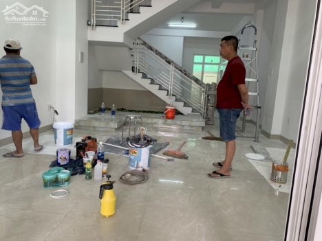 Cho thuê nhà 1 trệt 2 lầu . KDC Hiệp Thành giá 15tr/th . Thủ Dầu Một 0911045579