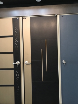 Mẫu cửa thép Hàn Quốc năm 2022