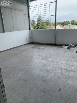 Cho thuê nhà 1 trệt 2 lầu . KDC Hiệp Thành giá 15tr/th . Thủ Dầu Một 0911045579
