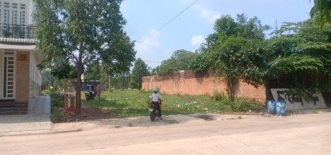 Tôi có 150m2 Đất ở Tx. Bến Cát , Vì Cần 800tr Xây Trọ. Nên Tôi Muốn Bán Đi Mảnh Này