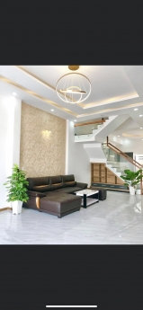 Bán nhà mặt tiền lớn 3 lầu 1 trệt tại Dĩ An có SHR hỗ trợ vay NH 80% với 06 tháng đầu 0% lãi suất