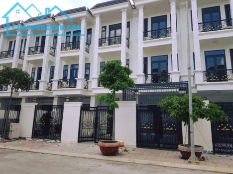 Bán nhà mặt phố Dĩ An trả hỗ trợ vay NH 80% 06 tháng đầu không lãi suất