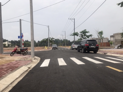 Bán đất ngay mặt tiền Q,13 - sỏ sẵn