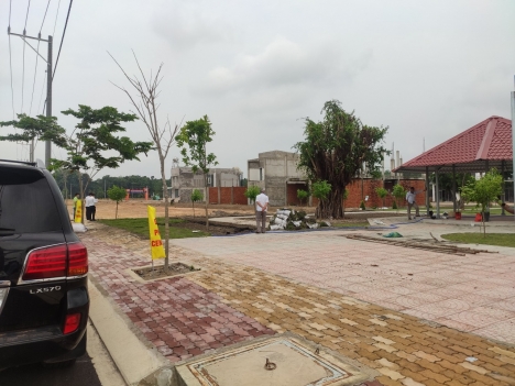Bán đất ngay mặt tiền Q,13 - sỏ sẵn