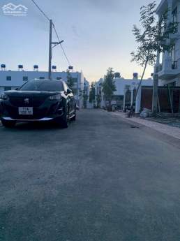 Bán nhà đang xây Phú Khương, gần bệnh viện Quân y, sổ sẵn, thổ cư 100%