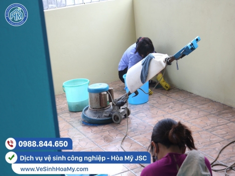 Phủ bóng sàn tĩnh điện, vệ sinh công nghiệp