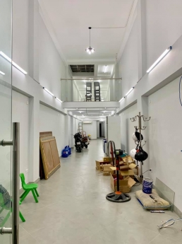 MẶT ĐƯỜNG GIẢI PHÓNG – PHỐ VỌNG. NHÀ MỚI XÂY 7 TẦNG + THANG MÁY.GIÁ 30 TỶ