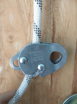 Khóa chống rơi Namico