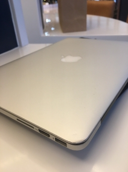 Macbook Pro 13inch Mid 2014 i5 16gb Ram 256gb SSD