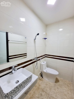 Bán nhà phố Văn Cao ( 3,150 tỷ , LH 0934268457 )