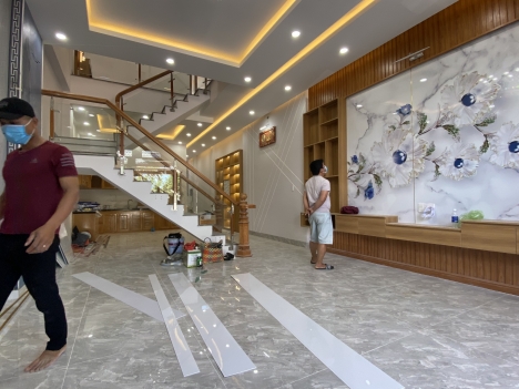 Nhà 2 Lầu 1 Trệt - Đẳng Cấp Đến Từng Chi Tiết