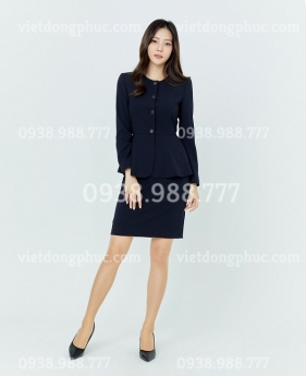 Mẫu đồng phục lễ tân khách sạn 5 sao thiết kế đơn giản mà sang trọng đến từng chi tiết