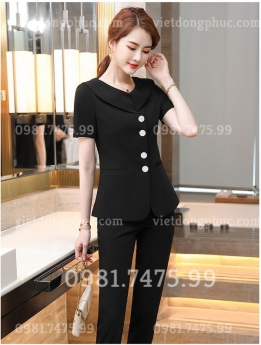 Mẫu đồng phục lễ tân khách sạn 5 sao thiết kế đơn giản mà sang trọng đến từng chi tiết