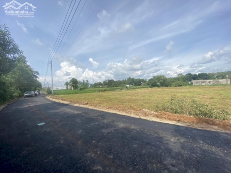 1000m2 ĐẤT Ở ,2 MẶT TIỀN ,NẰM SAU ỦY BAN XÃ BÀU CẠN , CHỈ CÁCH SÂN BAY LONG THÀNH 3KM ,ĐƯỜNG Ô TÔ