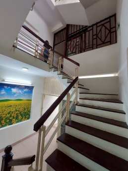 Cho thuê mặt bằng to đẹp Trương Công Định 5x24m