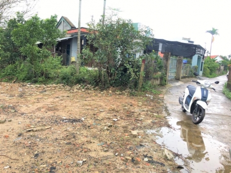 Sát ranh giới Hòa Tiến đường bê tông 5m có sổ dân cư đông đúc