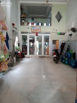 CHÍNH CHỦ CẦN BÁN CĂN NHÀ  ĐẸP TIỆN KINH DOANH NGAY TT BẾN LỨC LONG AN