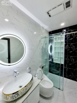 Bán nhà 4 tầng hiện đại tuyến 2 Ngô Gia Tự