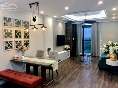 Cho thuê căn hộ chung cư Sun Grand City 110m2 căn góc 3PN đầy đủ nội thất siêu đẹp. LH 0986261383