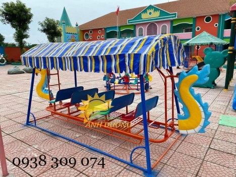 Xích đu thuyền rồng dành cho bé, khu vui chơi, quán ăn