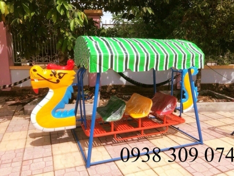 Xích đu thuyền rồng dành cho bé, khu vui chơi, quán ăn
