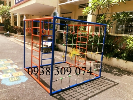 Thang leo tứ diện trẻ em