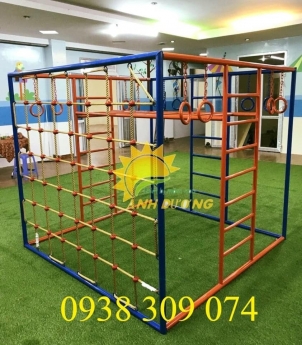 Thang leo tứ diện trẻ em