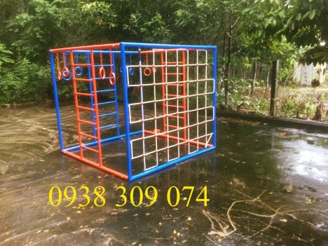 Thang leo tứ diện trẻ em