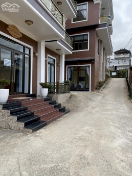 CẦN BÁN KHÁCH SẠN SÂN VƯỜN ĐƯỜNG ĐINH CÔNG TRÁNG, 800M2 CHỈ 26TY