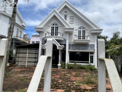 bán biệt thự nghỉ dưỡng đường đinh tiên hoàng ngay trung tâm thành phố 673m2