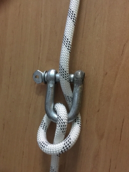Khóa chữ U trượt hãm dây đu