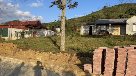 CẦN BÁN GẤP LÔ ĐẤT 400 M2  TRUNG TÂM TT MỘC CHÂU GIÁ RẺ