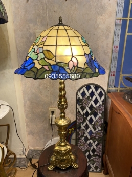 Giao lưu em đèn tiffany chân đồng cổ hàng pháp
