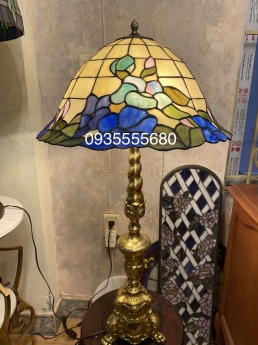 Giao lưu em đèn tiffany chân đồng cổ hàng pháp