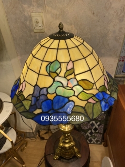 Giao lưu em đèn tiffany chân đồng cổ hàng pháp