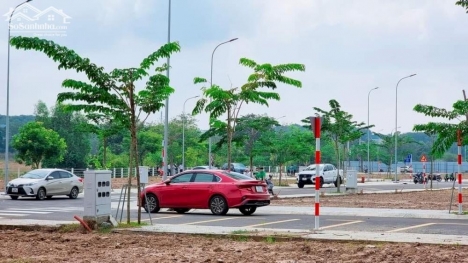 Đất nền gần KCN Nam Tân Uyên 800tr sổ sẵn cho trả góp 12 tháng 0974618124