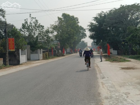 Đất trục xã Quảng Minh