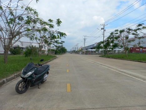 Bán lô đất 5000m2 trong khu công nghiệp Mỹ Phước 3, Bến Cát, Bình Dương. Bán lô đất giá rẻ nhất khu