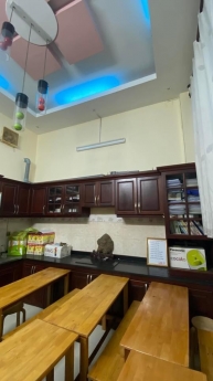 Cần tiền bán gấp nhà Đ.Nguyễn Trọng Hoàng, Tân Bình. Diện tích 68m2, giá 14.5 tỷ.LH: 0909668928