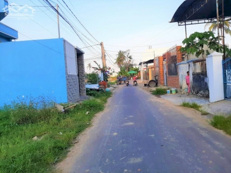 Đất Mặt Tiền Đường Thông Tin