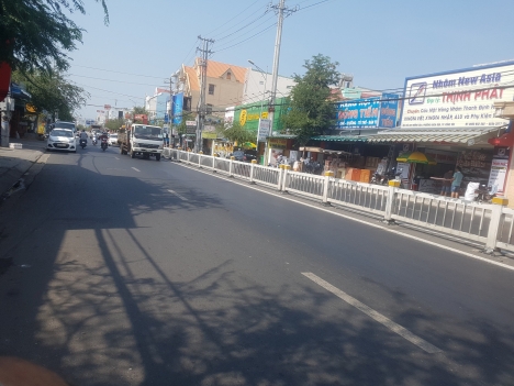 Cho thuê mặt bằng ngang 8m dài 20 đường 30/4, mới đẹp khu đông đúc sầm
