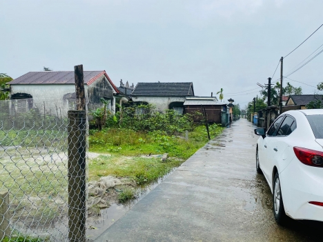 Đất Điền Môn, ngay cạnh UBND xã, khổ siêu đẹp, dân cư hiện hữu.