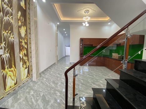 Nhà Lầu Trệt 100 m2 - Giảm Giá Sâu Cho Khách Thiện Chí