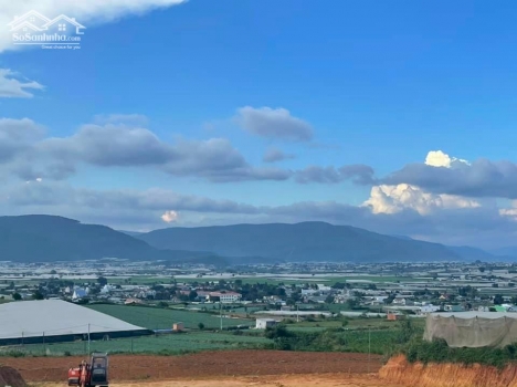 Bán hơn 1200m2 đất ven Đà Lạt, 3 mặt tiền, view thoáng mát