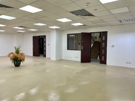Cho thuê 45 và 95m2VP tại tòa nhà VP 9 tầng số 11 Thái Hà, Chính chủ, giá rẻ, DV tốt. LH 0986646169