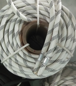 Dây thừng đu dây thi công sơn nước mặt ngoài
