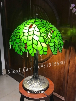 Giao lưu em đèn bàn tiffany họa tiết hoa leo xanh rủ