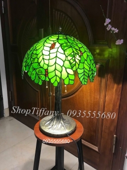 Giao lưu em đèn bàn tiffany họa tiết hoa leo xanh rủ
